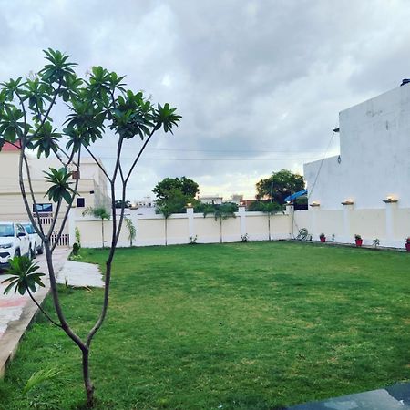 Osho Lifestyle Vila Lucknow Exterior foto