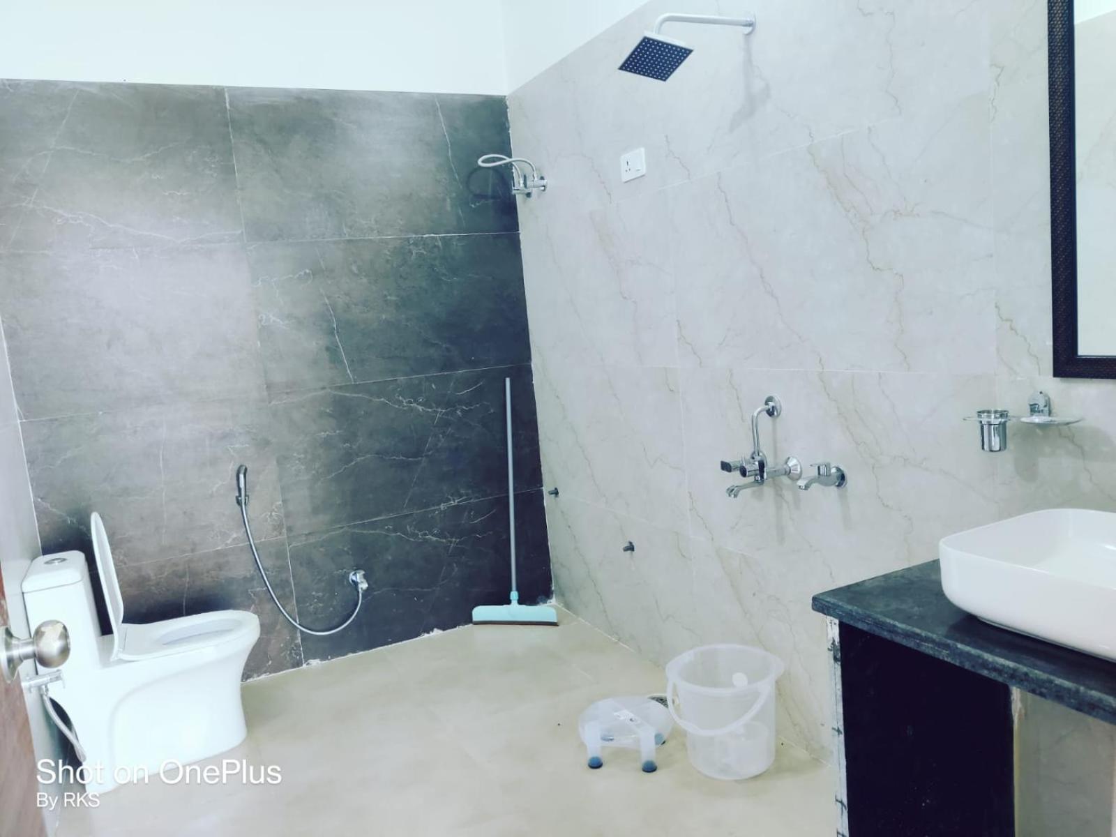 Osho Lifestyle Vila Lucknow Exterior foto