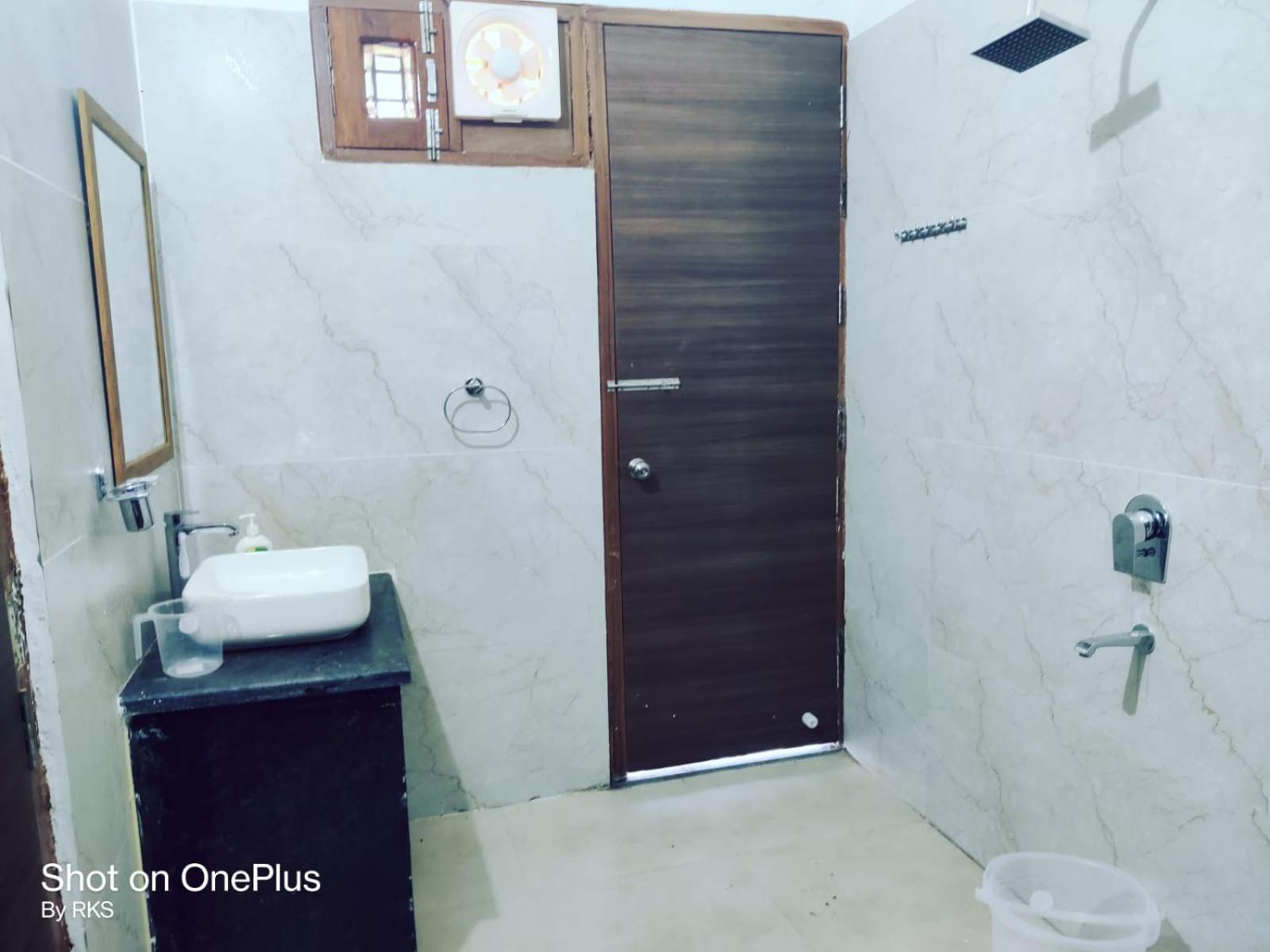 Osho Lifestyle Vila Lucknow Exterior foto