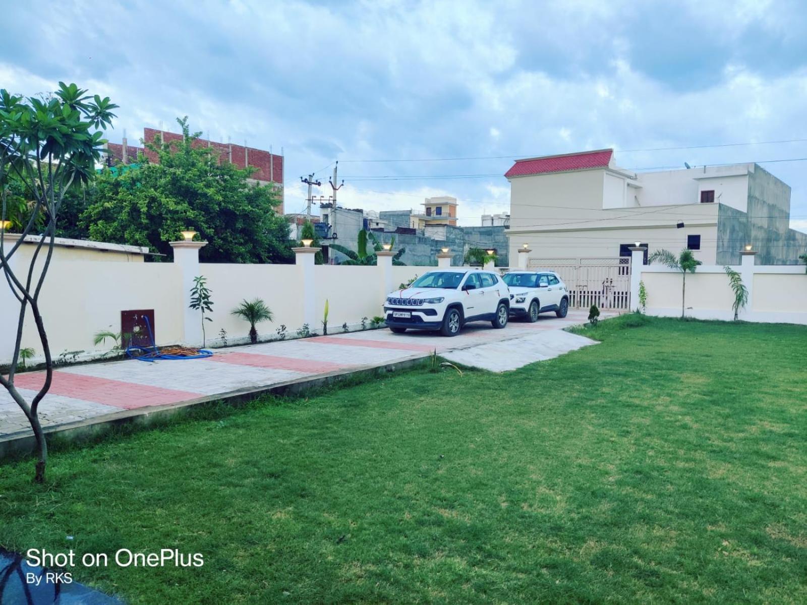 Osho Lifestyle Vila Lucknow Exterior foto